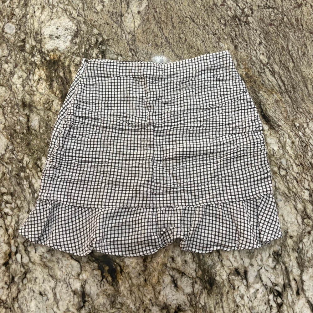 Abercrombie and Fitch ruched mini skirt - Picture 4 of 4